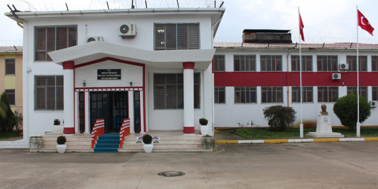 Ağır hasta tutukluların grevine 3 kişi daha katıldı