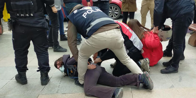 Kuş uçurtulmayan sınırdan uyuşturucu nasıl geliyor?