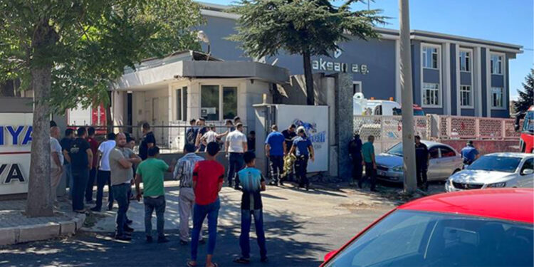 Antep’te fabrikada patlama: 2 ölü