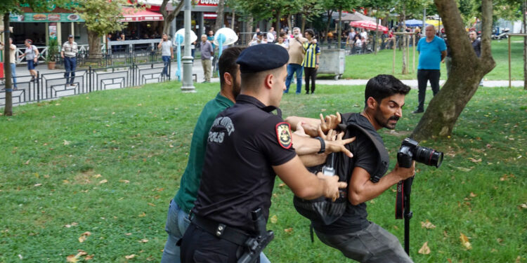 Gazetecilere dönük saldırılar Meclis gündeminde