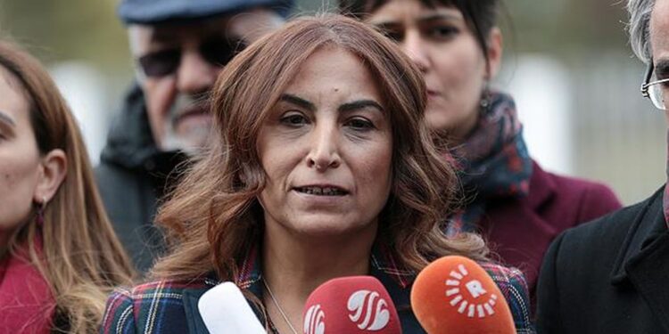 Aysel Tuğluk tedavi edildikten sonra cezaevine götürüldü