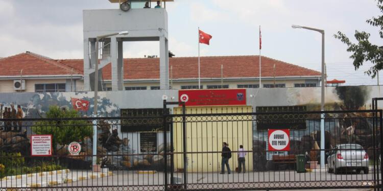 Tutuklulara selam vermekten görüş yasağı