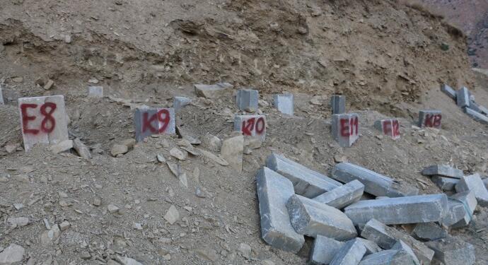 Kimsesizler mezarlığı: 3 mezara 6 cenaze mi gömüldü?