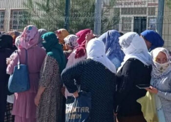 Bölgede yoksulluk: 500 liralık yardım için kuyruk