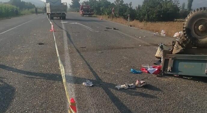 İşçi taşıyan traktör ile kamyon çarpıştı: 1 ölü 13 yaralı