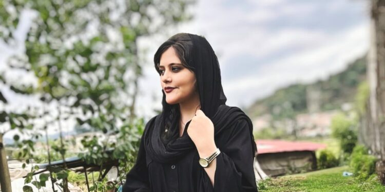 İran’da ‘Ahlak Polisi’ şiddeti: Mahsa Amini yaşamını yitirdi