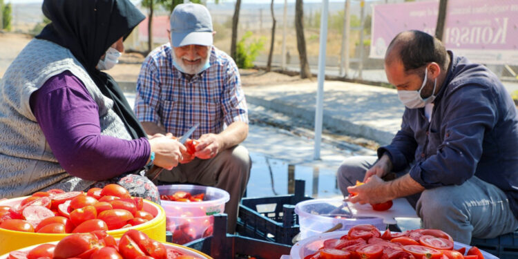 Kış hazırlıkları da zorda
