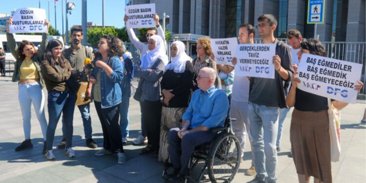 Şiddet gören gazetecilerden suç duyurusu