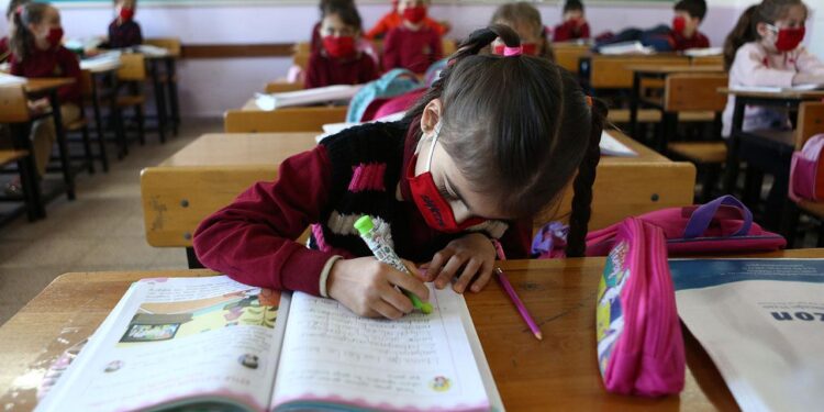 1 milyonu aşkın çocuk okula kayıt yaptırmadı