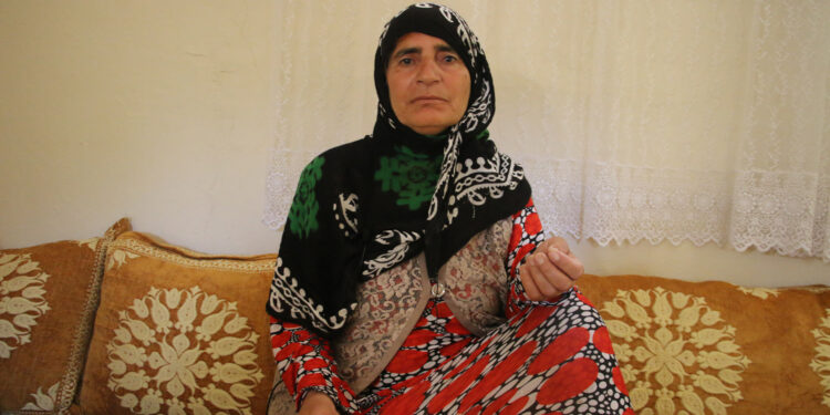 Hem ırkçılık hem de erkek şiddeti ile yüz yüze