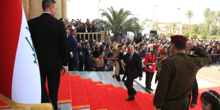 Irak’ta Cumhurbaşkanı seçilen Latif Reşid görevine başladı