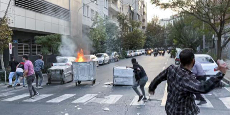 İran’daki protestolarda 3 kişi daha katledildi