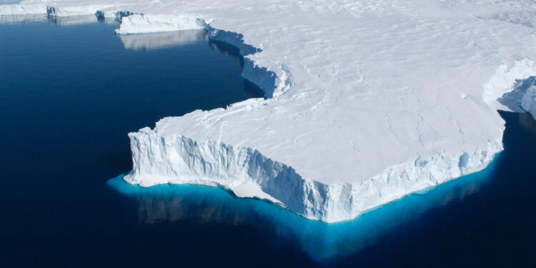 Kuzey Kutbu’nda sular asitleniyor