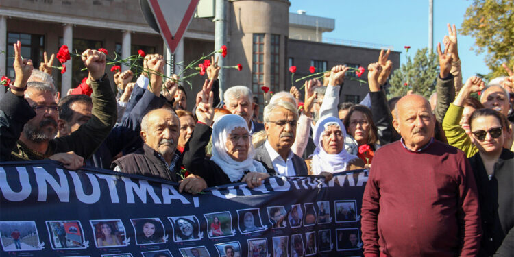 10 Ekim katliamında yaşamını yitirenler birçok kentte anıldı