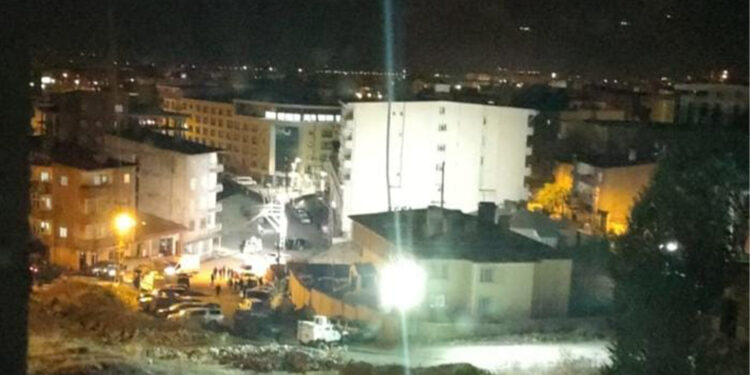 Yüksekova’da peş peşe patlamalar yaşandı