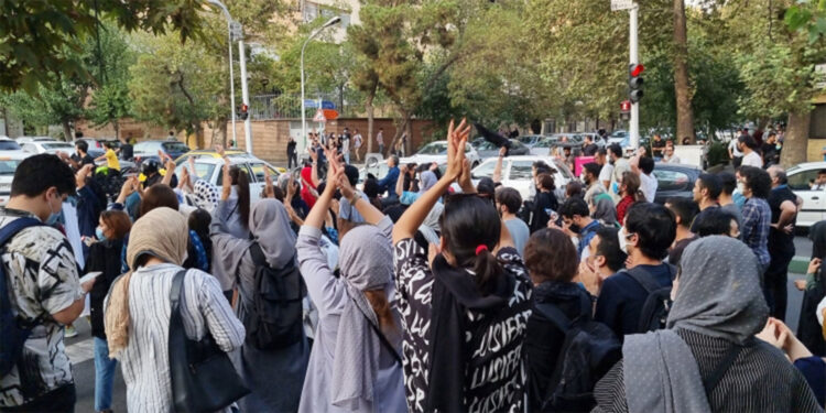 Jîna Emînî protestolarında en az 201 kişi katledildi