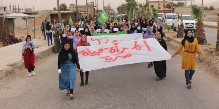 Evîn Cezaevi’nde yaşananlara karşı yürüdüler