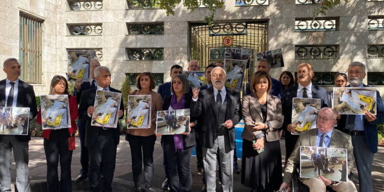 İşkence fotoğrafları Meclis Başkanlığı’na bırakıldı: Soylu’dan mı çekiniyorsunuz?