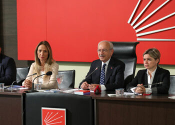 Başörtüsünde restleşme: Yeni anayasa yeni Meclis’in işi