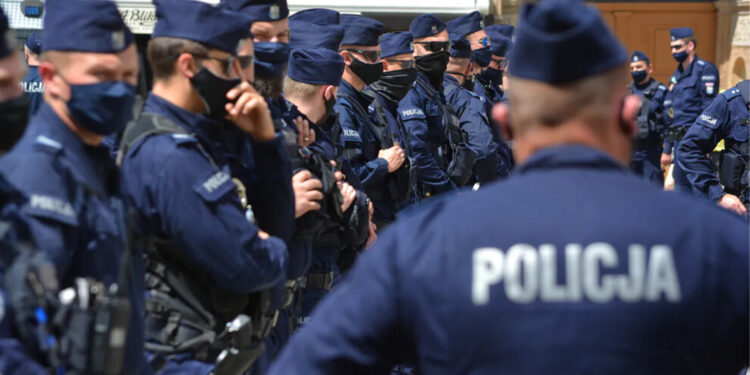 Polonya’da ‘Newroz kutlamaları’ gerekçesiyle Kürtlere gözaltı