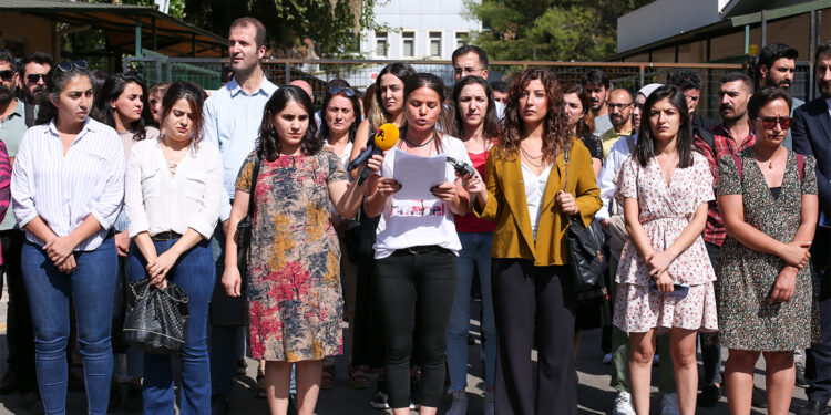 Akarsel protestosuna müdahaleye suç duyurusu