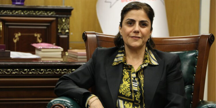 Yerine kayyum atanan Diken’e hapis cezası