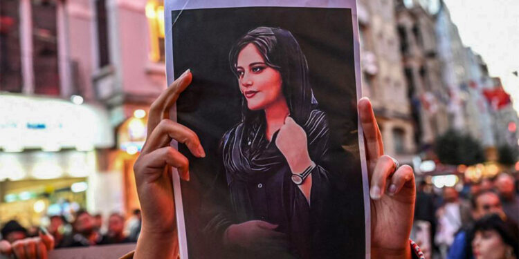 İran rejimi Emînî ailesini ölümle tehdit ediyor