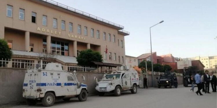 Ateş yaktıkları gerekçesiyle işkence edilip tutuklandılar