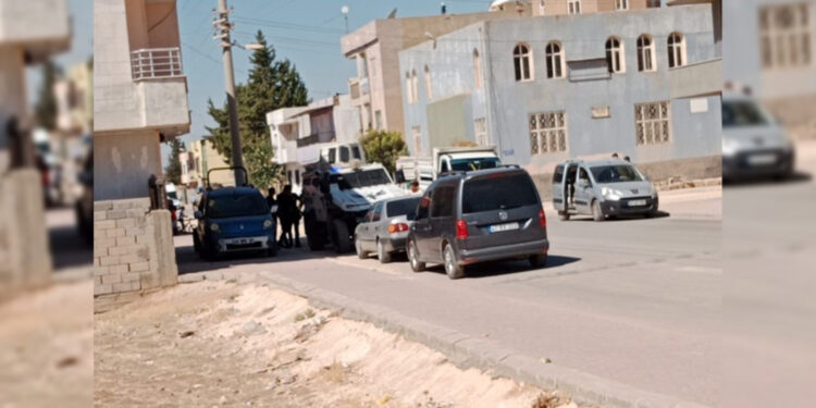 DEDAŞ ekipleri ile birlikte gelen polis mahalleliye saldırdı