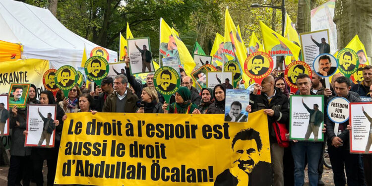 AK önünde özgürlük eylemi: Öcalan’ın özgürlüğü için harekete geçilsin