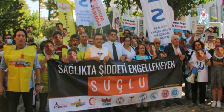 Sağlık emekçilerinden sağlıkta şiddete karşı eylem