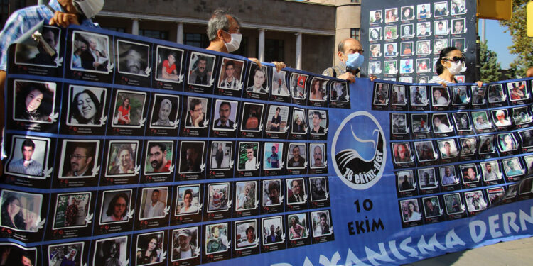 AYM: Yürüyüşe ceza vermek ifade özgürlüğü ihlalidir