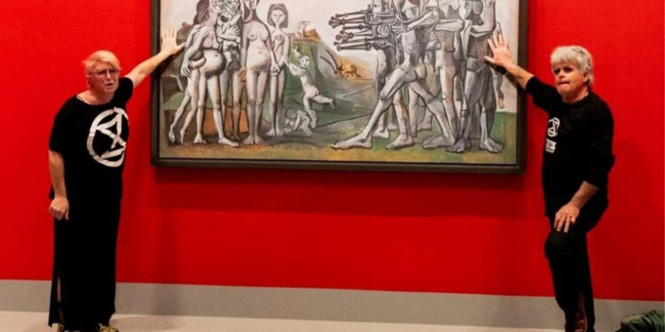 Avusturalya’da ‘yok oluş isyanı’ndan eylem