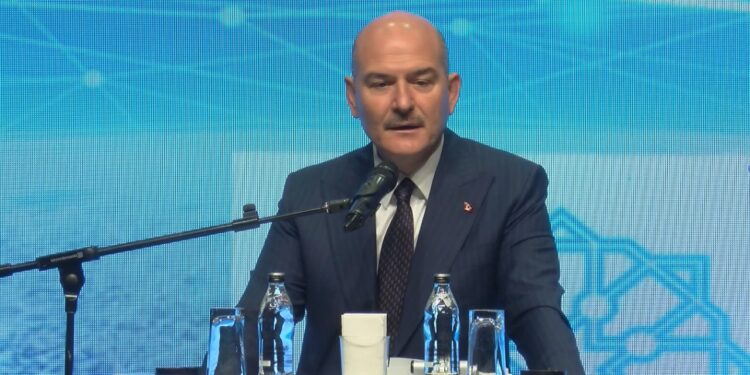 Soylu sansür yasasını ‘Fransa’da daha katısı var’ diyerek savundu