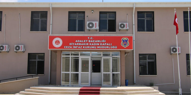 Diyarbakır’da kadın tutuklular zehirlendi