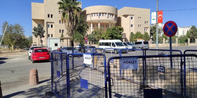 Şenyaşar ailesi: Barikatları aşacağız