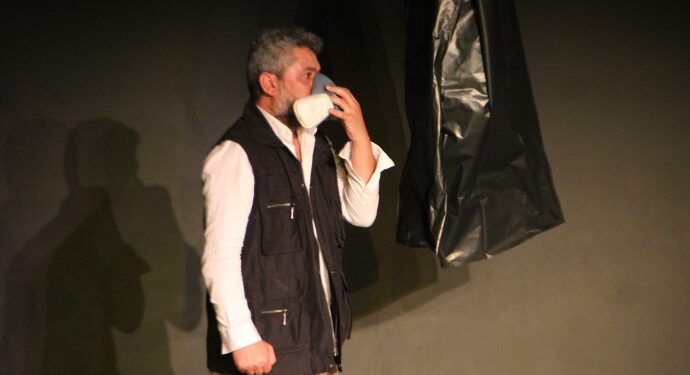 Amed Tiyatro Festivali’nde kimyasal saldırılara dikkat çekildi