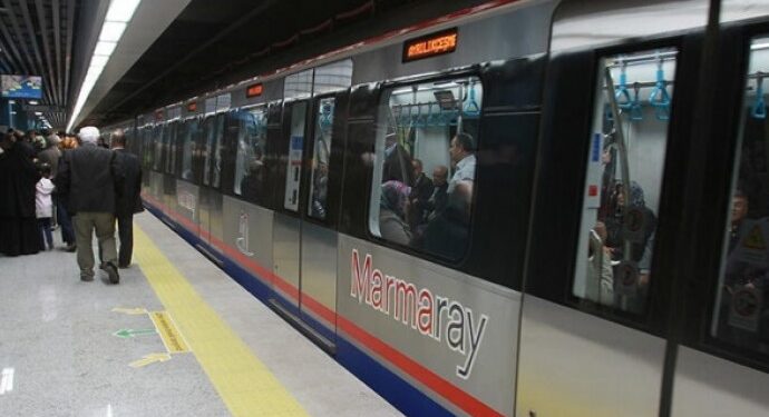 Marmaray’da raylara atlayan kişi yaşamını yitirdi