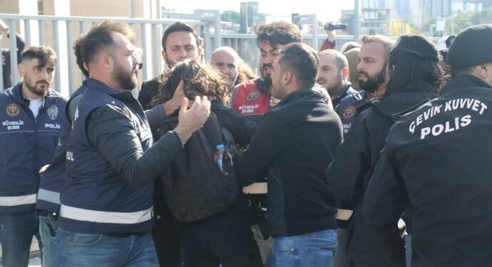 Adalet Nöbeti’nde gözaltına alınanlar serbest bırakıldı