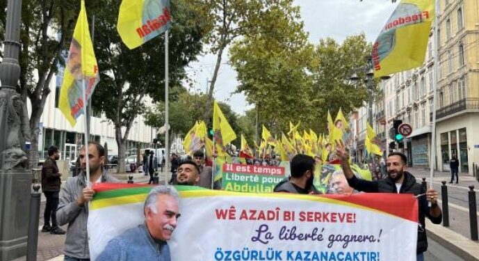 Avrupa’da Kürtler, komploya karşı alanlara çıktı