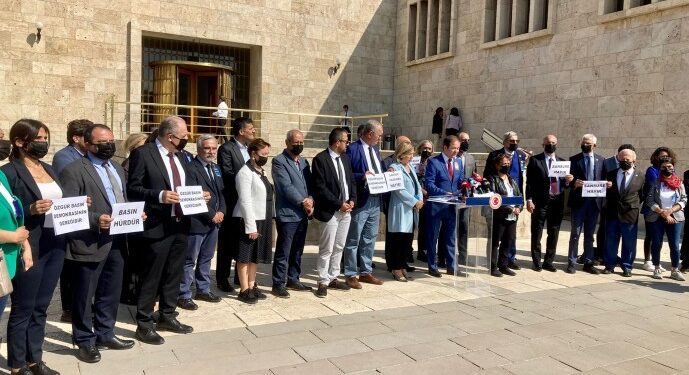 Basın örgütleri: BTK dijital medyanın polisi haline gelecek!