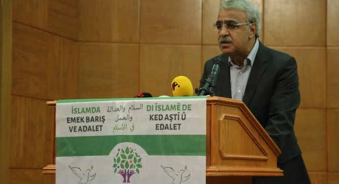 İktidar din ve inançları istismar ediyor