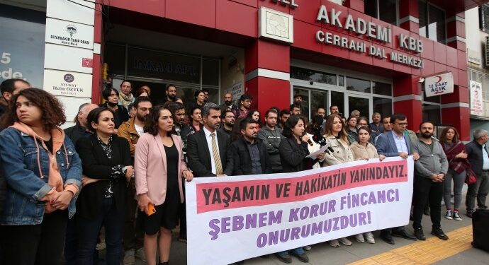 Fincancı’nın gözaltına alınması protesto edildi: Bilim ve hekimlik hedef alındı