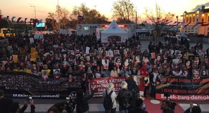 Kadıköy’de 10 Ekim katliamı anması: Bu ülkeye halklar barışı getirecek