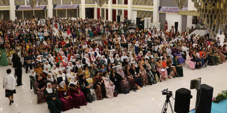 ‘Kürt halkı tutukluların sesi olmalı’