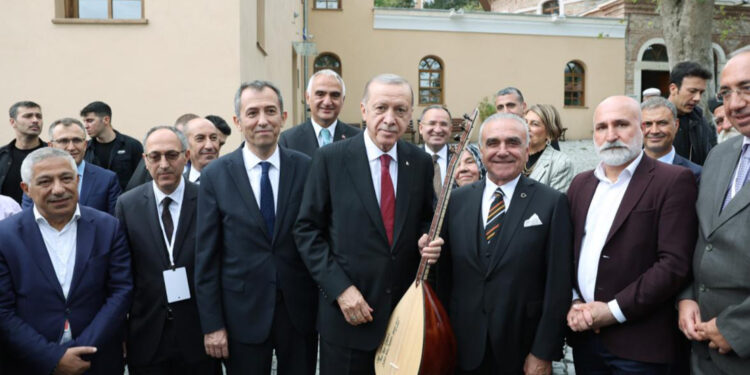 Aleviler tepkili: Devletten maaş alan düşkündür