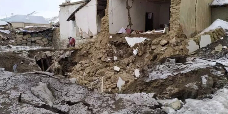 İran’da 5.4 büyüklüğünde deprem: 276 yaralı