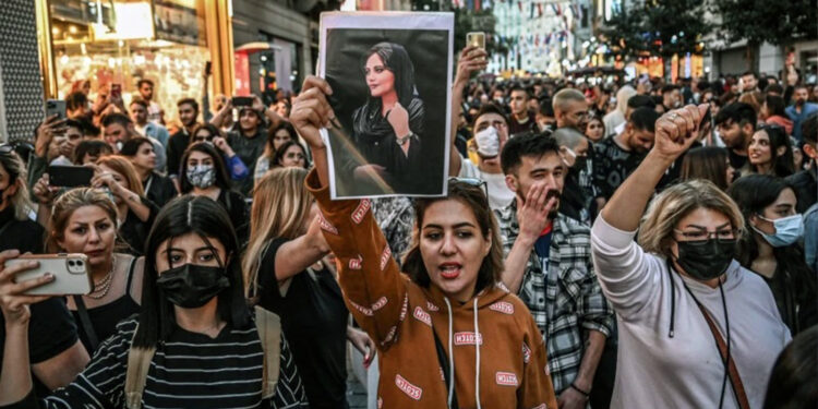 ‘Rojhilat’ın direnişine sahip çıkmak her Kürt’ün sorumluluğu’