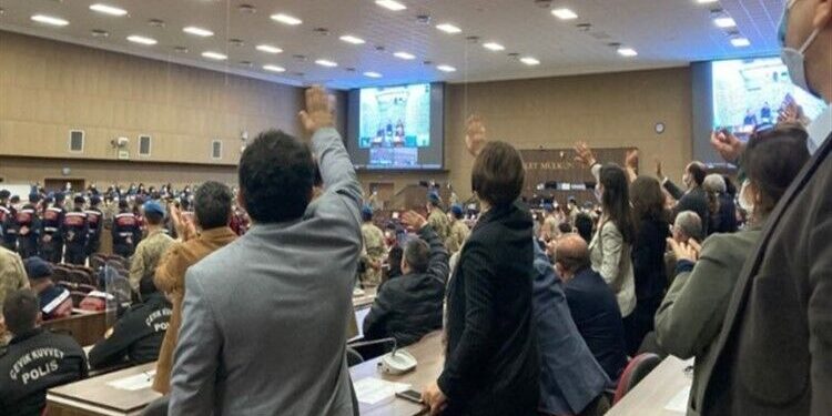 Kobanê Davası’nda Kürtçe savunmaya kısıtlama