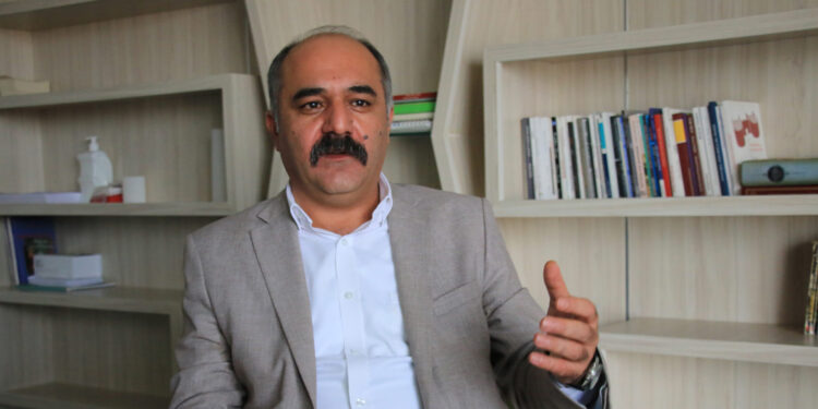 Öztürk’ten kimyasal tepkisi: Kürtleri laboratuvar olarak görüyorlar